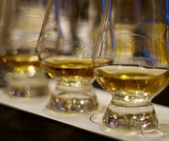 Whisky servieren und stilgerecht trinken - eine Anleitung für Anfänger